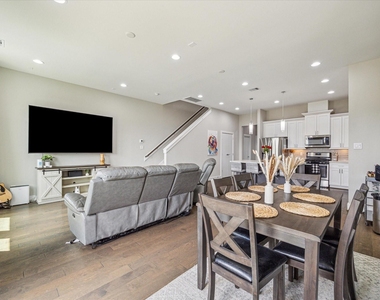 5520 Rosslyn Road - Photo Thumbnail 21