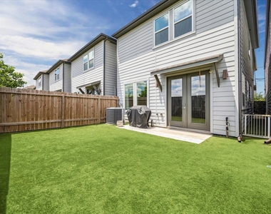5520 Rosslyn Road - Photo Thumbnail 2