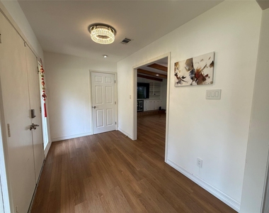 11915 Steppingstone Lane - Photo Thumbnail 7