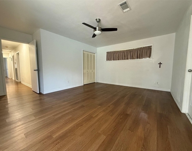 11915 Steppingstone Lane - Photo Thumbnail 24