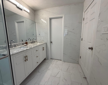 11915 Steppingstone Lane - Photo Thumbnail 28