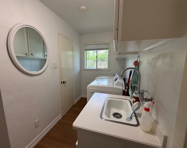 11915 Steppingstone Lane - Photo Thumbnail 15