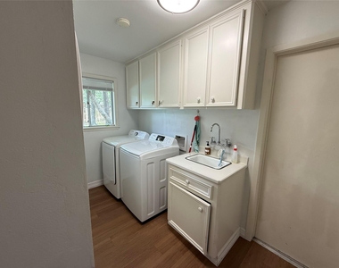 11915 Steppingstone Lane - Photo Thumbnail 14