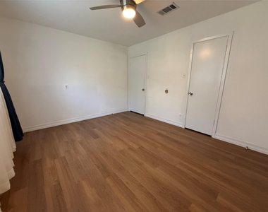 11915 Steppingstone Lane - Photo Thumbnail 22