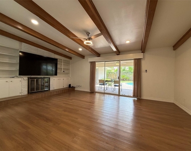 11915 Steppingstone Lane - Photo Thumbnail 10