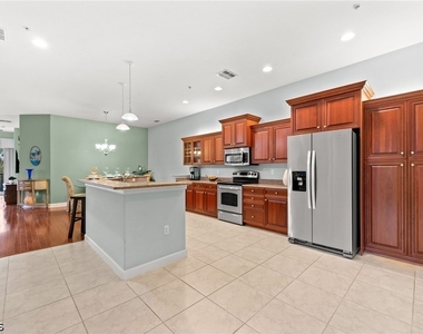 8641 Piazza Del Lago Circle - Photo Thumbnail 11