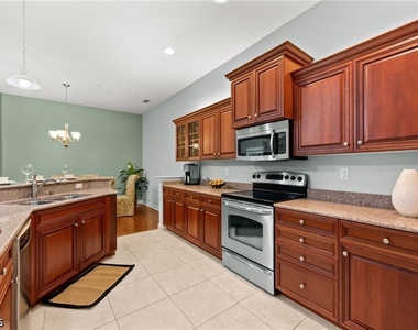 8641 Piazza Del Lago Circle - Photo Thumbnail 14