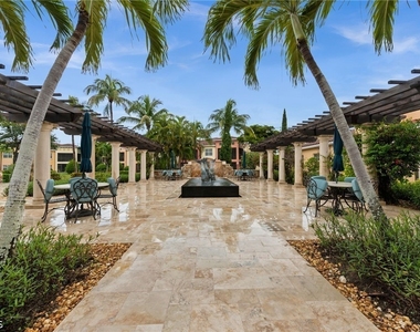 8641 Piazza Del Lago Circle - Photo Thumbnail 36