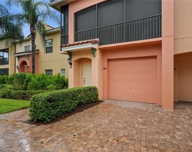 8641 Piazza Del Lago Circle - Photo Thumbnail 27