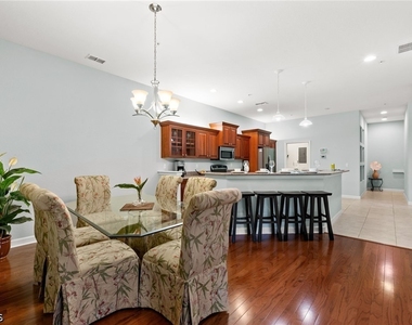 8641 Piazza Del Lago Circle - Photo Thumbnail 18