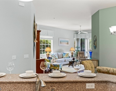 8641 Piazza Del Lago Circle - Photo Thumbnail 20