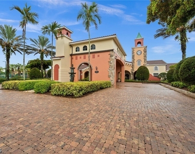 8641 Piazza Del Lago Circle - Photo Thumbnail 33