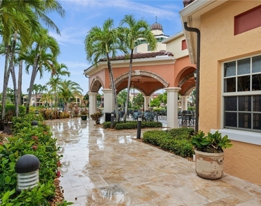 8641 Piazza Del Lago Circle - Photo Thumbnail 41