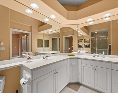 8641 Piazza Del Lago Circle - Photo Thumbnail 23