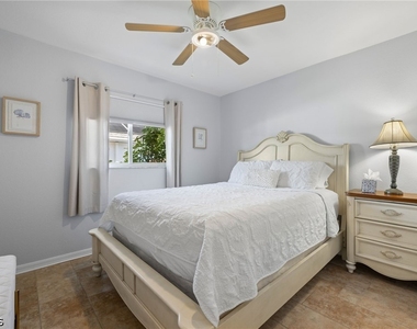 301 Se 30th Terrace - Photo Thumbnail 17