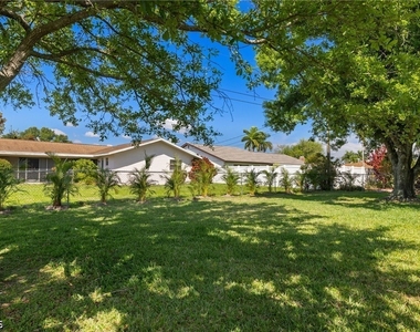 301 Se 30th Terrace - Photo Thumbnail 21