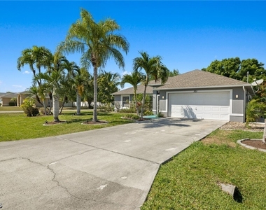 301 Se 30th Terrace - Photo Thumbnail 3