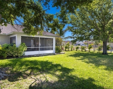 301 Se 30th Terrace - Photo Thumbnail 23
