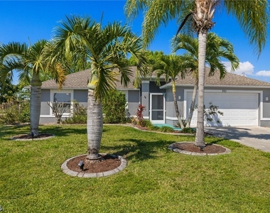 301 Se 30th Terrace - Photo Thumbnail 1