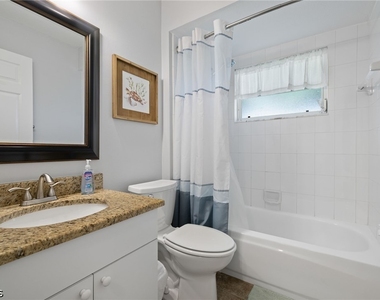 301 Se 30th Terrace - Photo Thumbnail 18