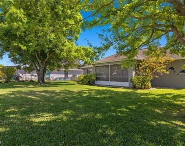 301 Se 30th Terrace - Photo Thumbnail 22