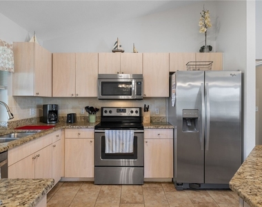 301 Se 30th Terrace - Photo Thumbnail 10