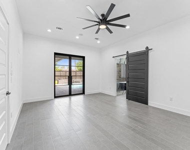 10070 Cedardale Drive - Photo Thumbnail 12