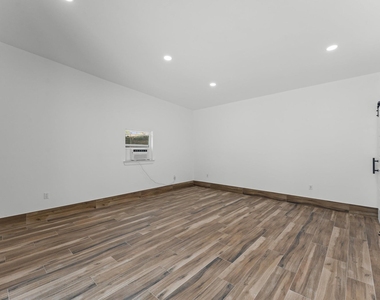 10070 Cedardale Drive - Photo Thumbnail 25