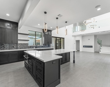 10070 Cedardale Drive - Photo Thumbnail 5