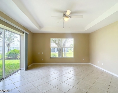 1726 Trafalgar Parkway - Photo Thumbnail 16