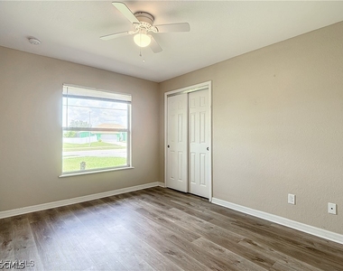 1726 Trafalgar Parkway - Photo Thumbnail 27