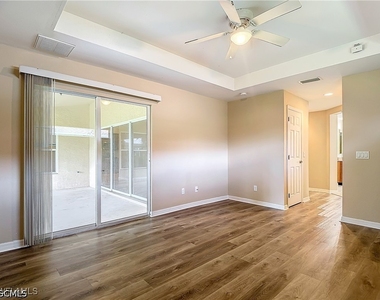 1726 Trafalgar Parkway - Photo Thumbnail 23