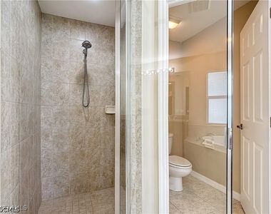 1726 Trafalgar Parkway - Photo Thumbnail 26