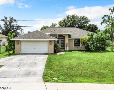 1726 Trafalgar Parkway - Photo Thumbnail 1