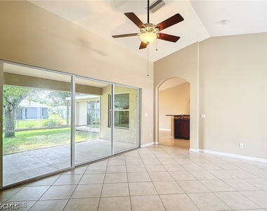 1726 Trafalgar Parkway - Photo Thumbnail 19