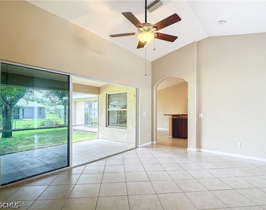1726 Trafalgar Parkway - Photo Thumbnail 18