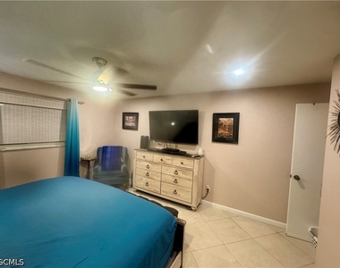 1495 Cranville R Square - Photo Thumbnail 14