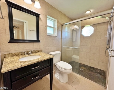 1311 Se 30th Terrace - Photo Thumbnail 17