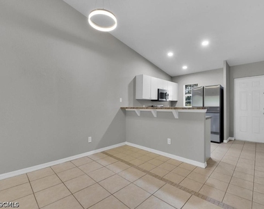 801 Meadow Road - Photo Thumbnail 5