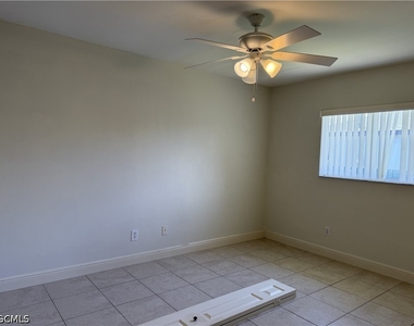 305 Nw 22nd Place - Photo Thumbnail 12