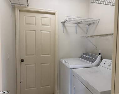 305 Nw 22nd Place - Photo Thumbnail 6