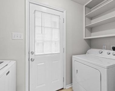2746 Grahamwood Lane - Photo Thumbnail 9