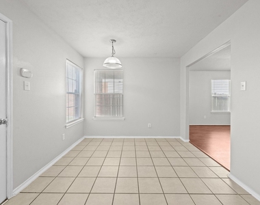 2746 Grahamwood Lane - Photo Thumbnail 5