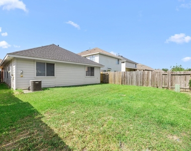 2746 Grahamwood Lane - Photo Thumbnail 17