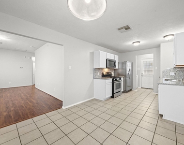 2746 Grahamwood Lane - Photo Thumbnail 6