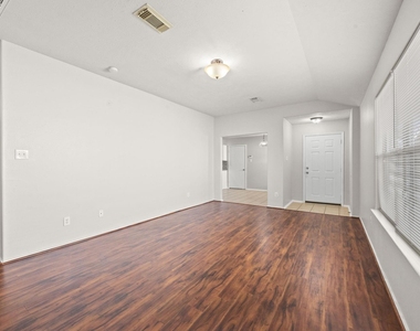 2746 Grahamwood Lane - Photo Thumbnail 2