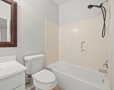 2746 Grahamwood Lane - Photo Thumbnail 16