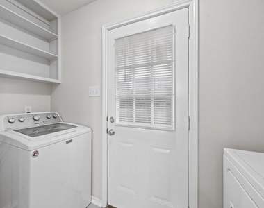 2746 Grahamwood Lane - Photo Thumbnail 10