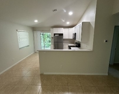 9209 Seville Road - Photo Thumbnail 3