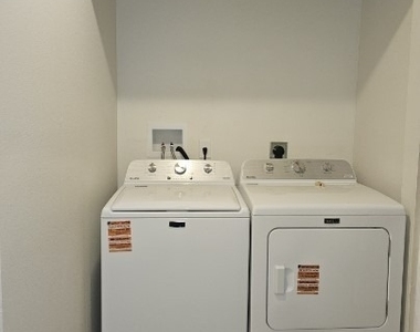9209 Seville Road - Photo Thumbnail 11